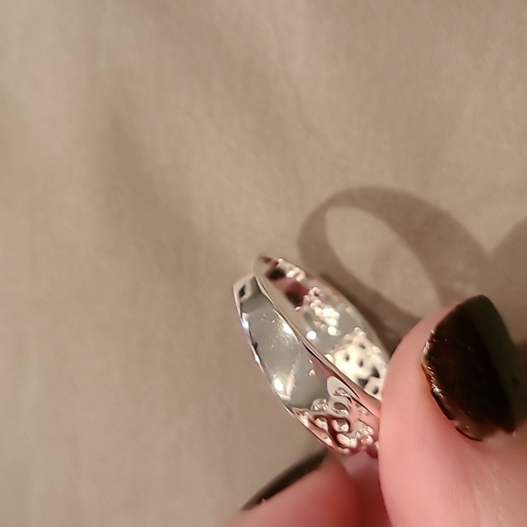 Sterling silver light blue cubic zirconia ring - Picture 3 of 7